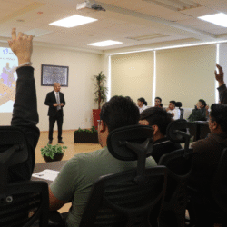 UT San Juan recibe becas Robert Bosch