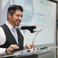 UTC gradúa a 60 profesionistas en Querétaro
