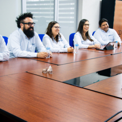 Fortalecen acervo médico de la Biblioteca Central de la UAQ